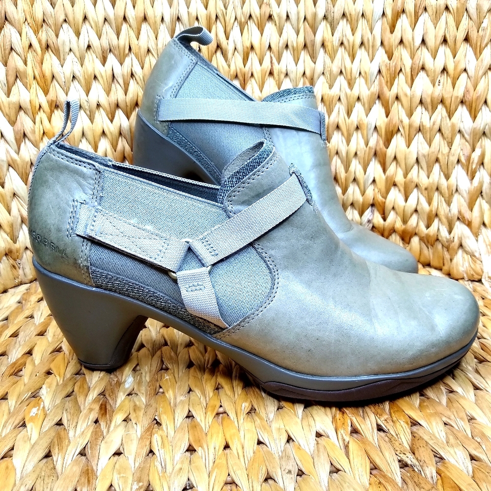 Merrell Shoes 8½